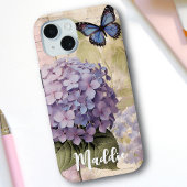 Antiek Hydrangea & Vlinderblauw Aangepaste Naam iPhone 15 Case