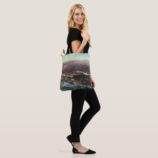 Antiek kaart van Washington DC en de Potomac Tote Bag (Op model)