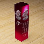ANTIEK KAMEO, LADY EN DRUIVEN, RODE WIJNMUZIEKQUOT WIJN GESCHENKDOOS<br><div class="desc">Elegant monogram met citaat uit Beethoven: "Muziek is de wijn die een inspiratie vormt voor nieuwe generatieve processen, en ik ben Bacchus die deze glorieuze wijn voor de mensheid onder druk zet en ze spiritueel droog maakt." Ludwig van Beethoven. Elegant antieke cammeojuweel met een prachtig vrouwenprofiel met lang haar met...</div>