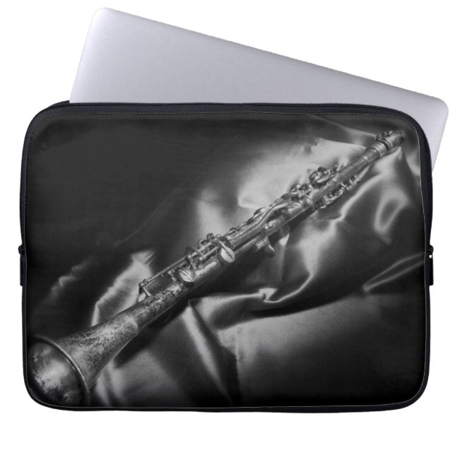 Antiek klarinet stilleven, B&W Laptop Sleeve (Voorkant)