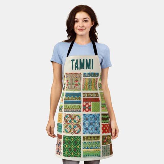 Antiek Kleurrijke Patchwork Custom Monogram Naam Schort (Gedragen)