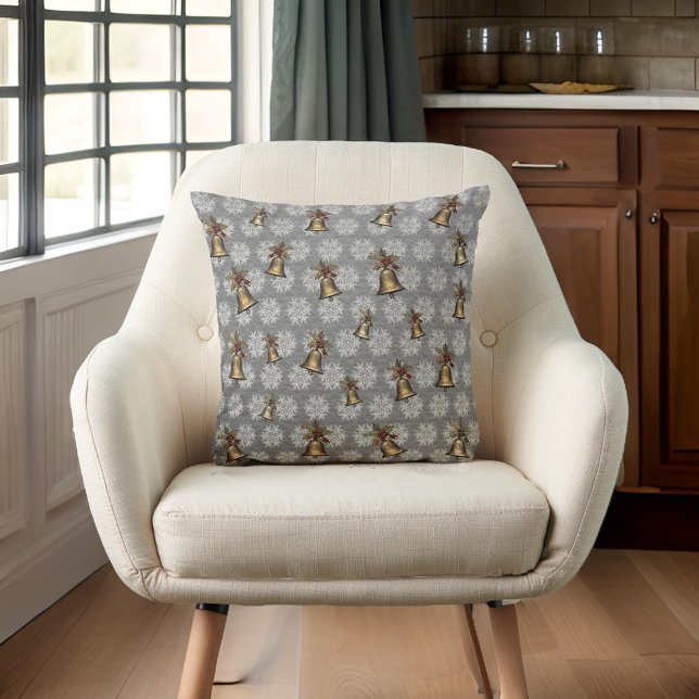 Antiek Klokken en Sneeuwvlokken op Staalgrijs Kussen (Creator heeft geüpload)