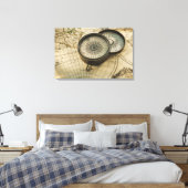 Antiek kompas op kaart canvas afdruk (Insitu (Slaapkamer))