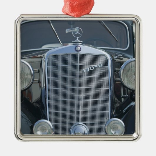 antiek mercedes 2 metalen ornament (Voorkant)
