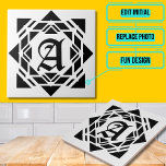 Antiek middeleeuwse letters tegeltje<br><div class="desc">Door middel van een beetje Zazzle platformtypografie magie, zal deze sjabloon uw monogram in een middeleeuwse vorm toevoegen aan een keramische tegel met een achtergrondontwerp. Denk aan de speciale touch die je zou kunnen toevoegen aan een keuken backsplash in een huis restauratie of gewoon gebruiken als een trivet. Voeg eenvoudig...</div>
