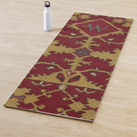 Antiek Monogrammed Oriental Persian Red Pattern Yogamat (In situ)