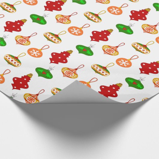 Antiek Ornament Patroon in Rood, Groen en Wit Cadeaupapier (Hoek)