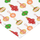 Antiek Ornament Patroon in Rood, Groen en Wit Tafelkleed (Gekanteld)