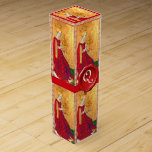 ANTIEK RENAISSANCE TAROTS/KONINGIN VAN CUPS MONOGR WIJN GESCHENKDOOS<br><div class="desc">Ontbrekende kleine arcana koningin van bekertjes gemaakt en vervangen door Bulgan Lumini c) Digitale collage en schilderij geïnspireerd door middeleeuwse tarots. Dit prachtige Visconti-dek kan het oudste Tarot-dek zijn dat bestaat. Het is een van de vele met de hand geschilderde Italiaanse dekken die de familie Visconti in de 15e eeuw...</div>
