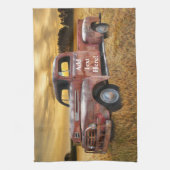 Antiek Rode Vrachtwagen Boerderij Veldzonsondergan Theedoek (Verticaal)