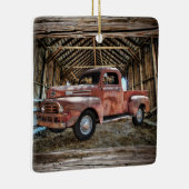 Antiek rode vrachtwagen in roestvrij barnkeramisch keramisch ornament (Rechts)
