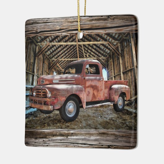 Antiek rode vrachtwagen in roestvrij barnkeramisch keramisch ornament (Links)