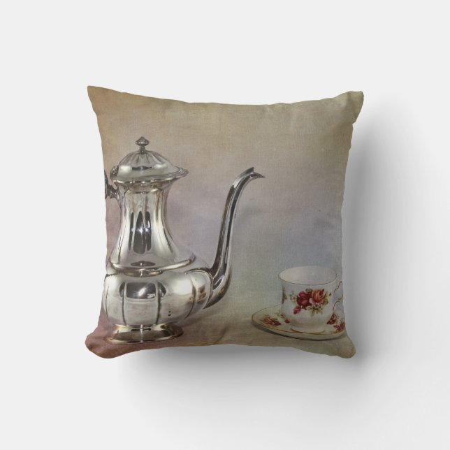 Antiek Silver Tea Pot and Bone China Cup Kussen (Voorkant)