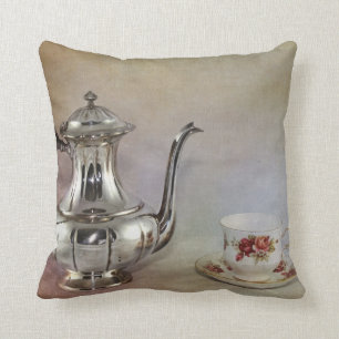 Antiek Silver Tea Pot and Bone China Cup Kussen
