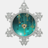 Antiek Skeleton Keys op groene achtergrond Tin Sneeuwvlok Ornament (Voorkant)