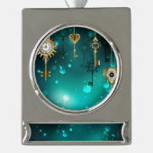 Antiek Skeleton Keys op groene achtergrond Verzilverd Banner Ornament (Voorkant)