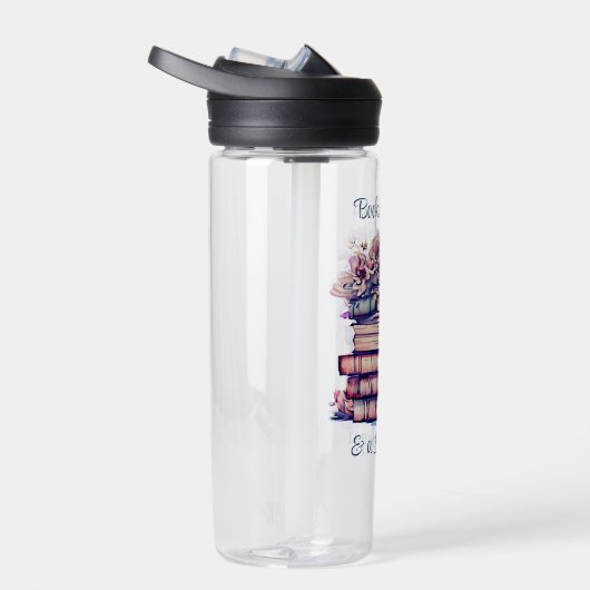  Antiek stapel boeken en  Rozen Waterfles (Rechts)