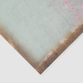 Antiek Vase van Rozen en Klok en Roze kant Tissuepapier (Detail)