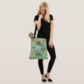 Antiek Victoriaans Toile Rococo Style Sage Green Tote Bag (Op model)