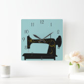 Antiek wandklok van de naaimachine (Huis)