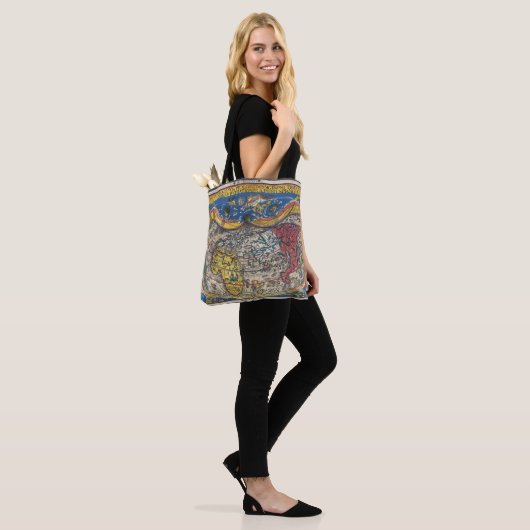 Antiek Wereldkaart Heart Shaped van Peter Apian 15 Tote Bag (Op model)