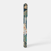 Antieke donkere William Morris Tapijt Monogram iPhone 16 Hoesje (Rechterkant)