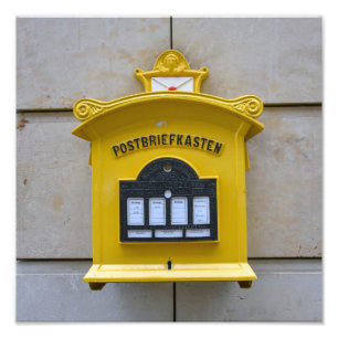 Antieke gele brievenbus, Dresden, Duitsland Foto Afdruk