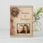 Antieke Hartjes Slot en Sleutel Foto Bruiloft Kaart (Staand voorkant)