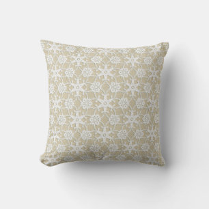 Antieke kant - wit en beige kussen