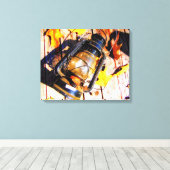 Antieke lantaarn met herfstbladeren canvas afdruk (Insitu (Houten vloer))