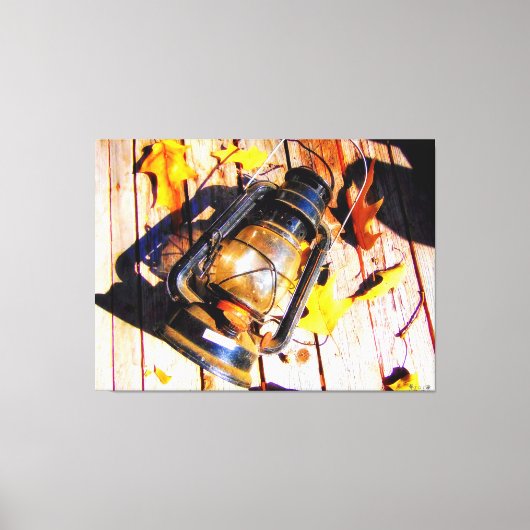 Antieke lantaarn met herfstbladeren canvas afdruk (Voorkant)