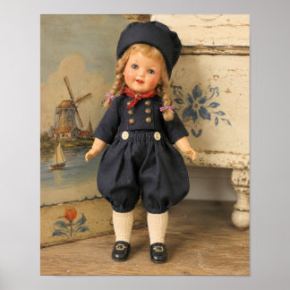 Antieke porseleinen pop in een Nederlandse setting Poster