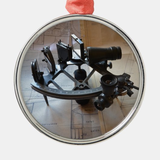 Antieke Sextant Metalen Ornament (Voorkant)