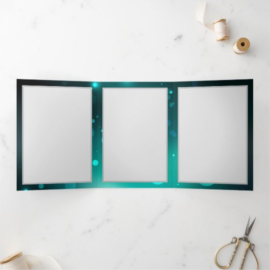 Antieke skelet sleutels op groene achtergrond drieluik wenskaart (Binnen)