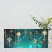 Antieke skelet sleutels op groene achtergrond kaart (Staand voorkant)