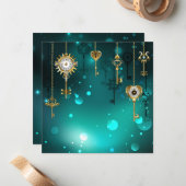 Antieke skeletsleutels op groene achtergrond notitiekaartje (Voorkant / Achterkant in situ)