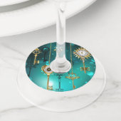 Antieke skeletsleutels op groene achtergrond wijnglaslabel (Dichtbij)