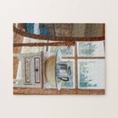 Antieke tegen het venster legpuzzel (Horizontaal)