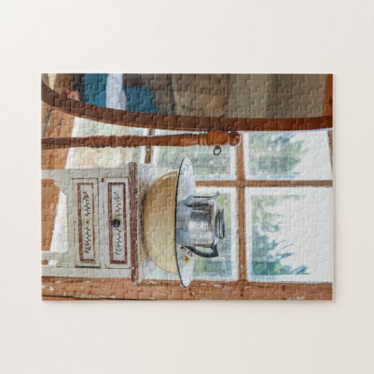 Antieke tegen het venster legpuzzel (Horizontaal)