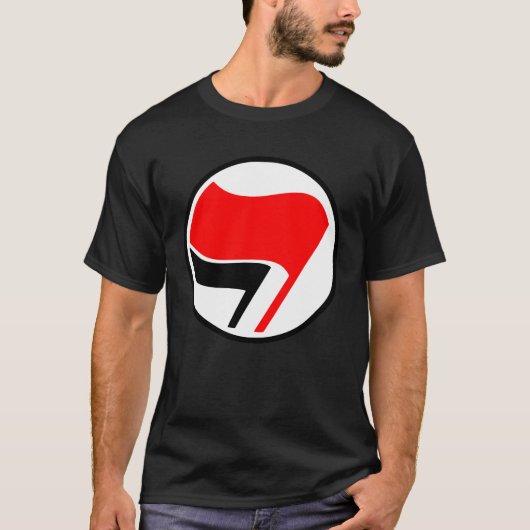 ANTIFASCIST VLAG T-SHIRT (Voorkant)