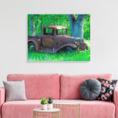Antique rusted truck in a meadow canvas afdruk (Insitu (Woonkamer))