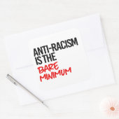 Antiracisme is het absolute minimum vierkante sticker (Envelop)