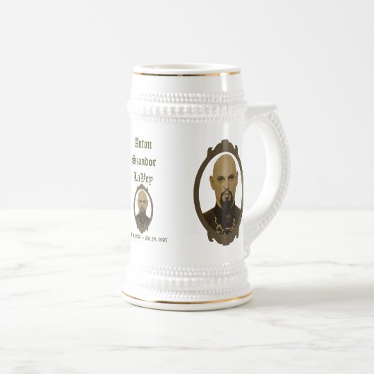 Anton LaVey Memorial Beer Stein Bierpul (Voorkant rechts)
