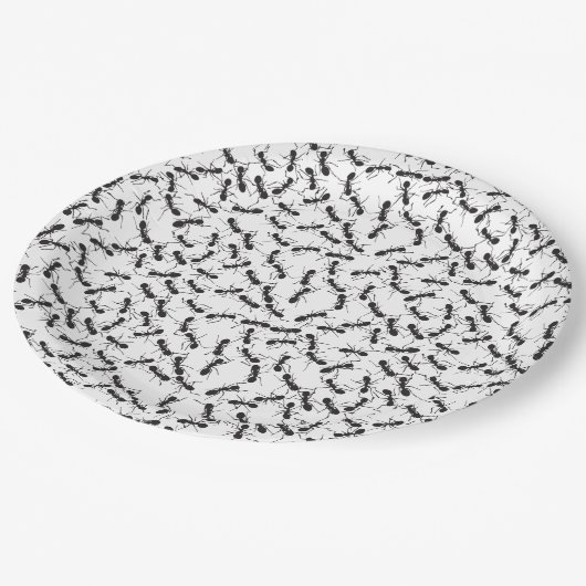 Ants on papieren bordje (Gekanteld)