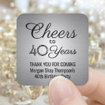 ANY Birthday Cheers Elegant Zwart Zilver Faux Foli Vierkante Sticker<br><div class="desc">Voeg een gepersonaliseerde finishing touch toe aan verjaardagsfeestje dank u notities of gunsten met aangepaste zwarte en zilveren vierkante stickers / envelopzegels. Alle tekst is eenvoudig aan te passen of te verwijderen. Deze sjabloon is ingesteld voor een 40e verjaardag, maar kan eenvoudig worden veranderd in een ander jaar of evenement,...</div>