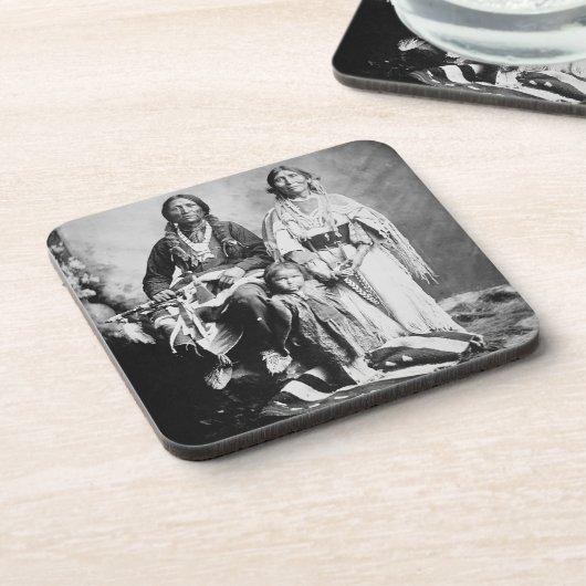 Apache Chief Antonio Maria met zijn gezin, 1897 ( Bier Onderzetter (Linkerzijde)