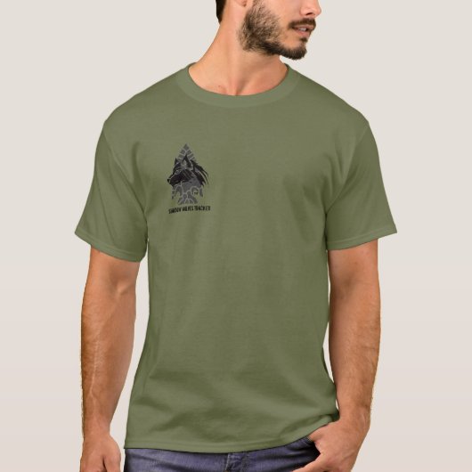 Apache Knife®™ 🇺 🇸 SHADOW WOLVES TRACKER T-Shirt (Voorkant)