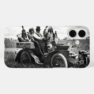 APACHT EN GERONIMO-BESTUURDERSMOTOR zwart wit iPhone 16 Plus Hoesje