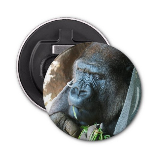 Ape hood ~ Japanse Gorilla Eating Button Flesopener (Voorkant)