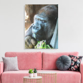 Apenkap ~ Japanse Gorilla Eet Canvas Afdruk (Insitu (Woonkamer))